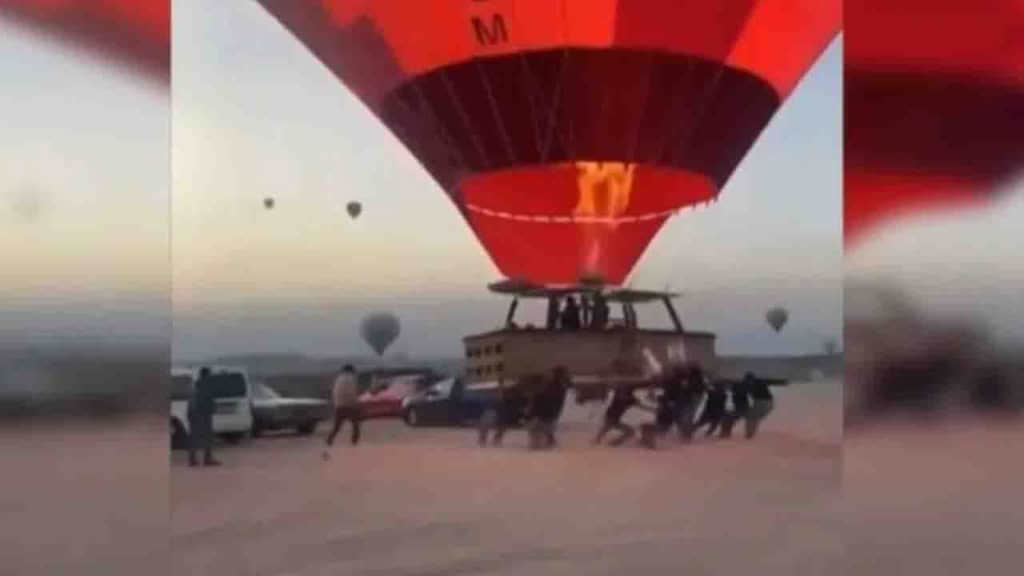 Kapadokya Balon ve Araç Çarpışma Videosu İzle