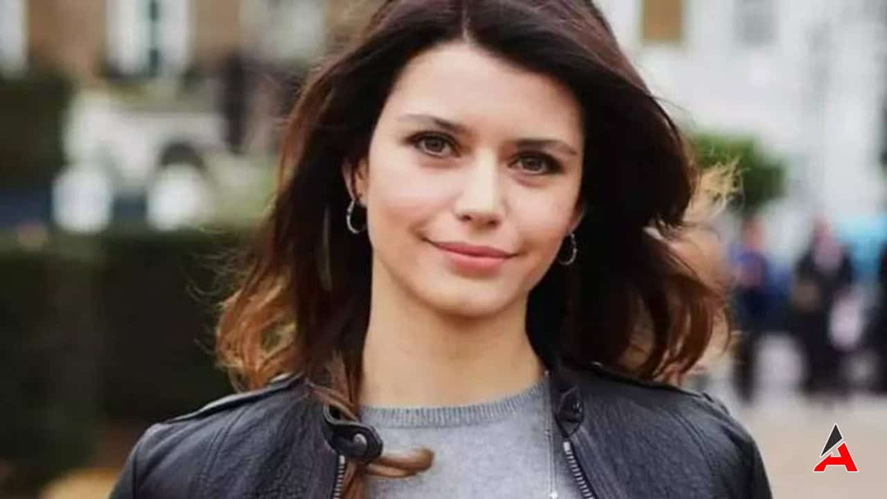 beren-saat-neden-anne-olamaz.jpg