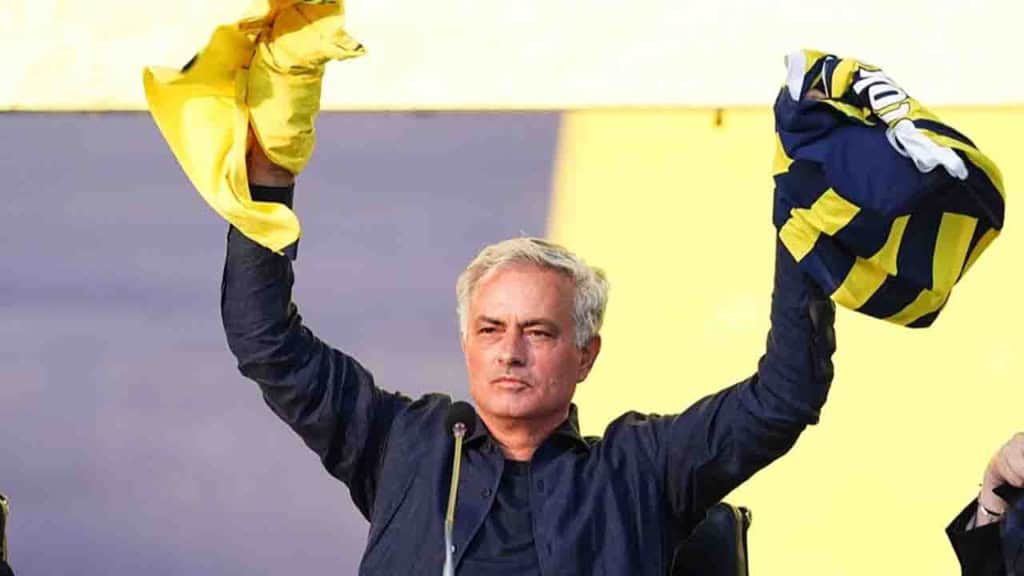 Fenerbahçe teknik direktörü Jose Mourinho