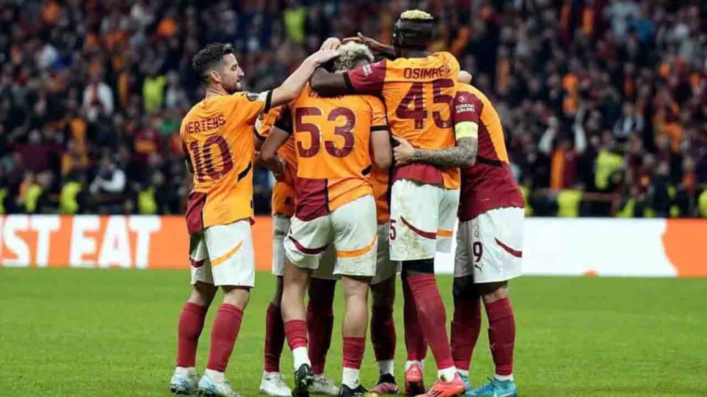 Şaşırtan Galatasaray