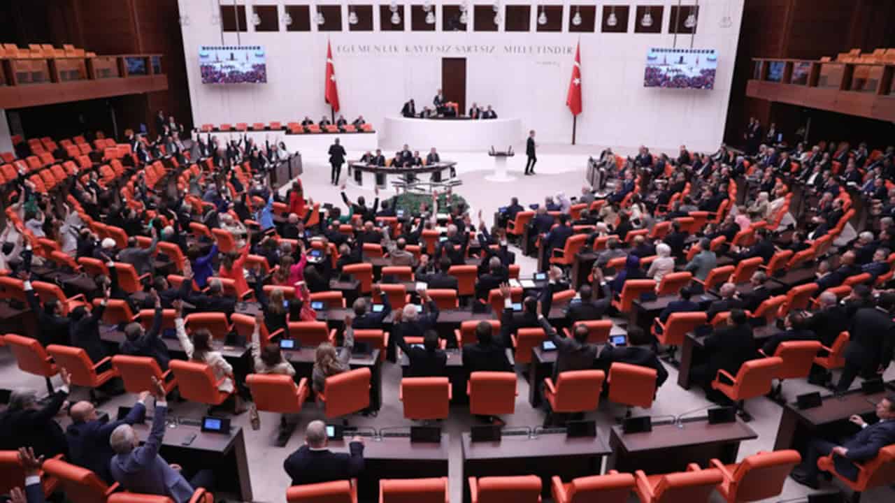 CHP'den AKP'ye Sert ÇıkışEşitlik İlkesi Yok, Adalet Talep Ediyoruz